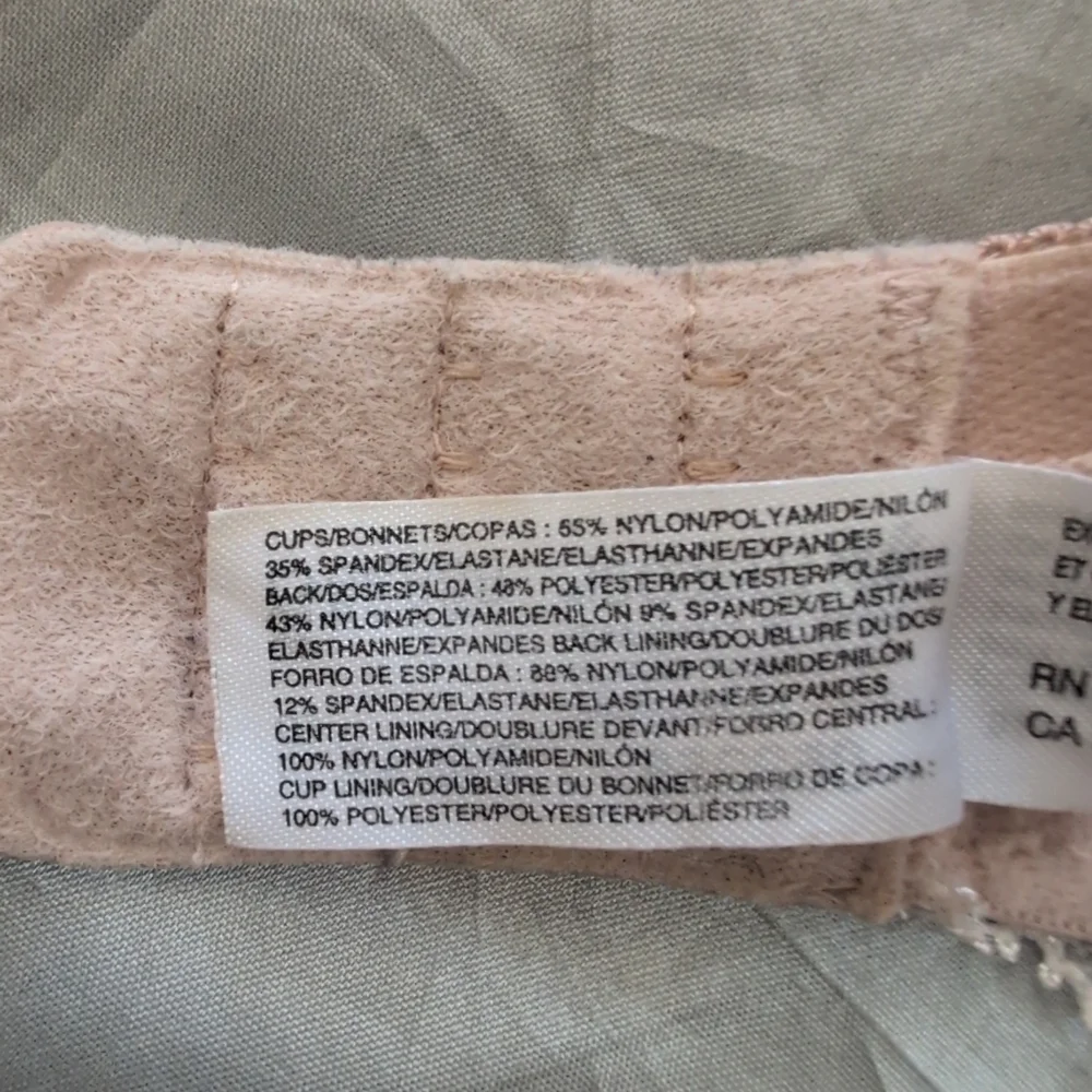 Wacoal Bra Women's 38D Beige Sand/Ivory Embrace Lace Underwire Adjustable Straps